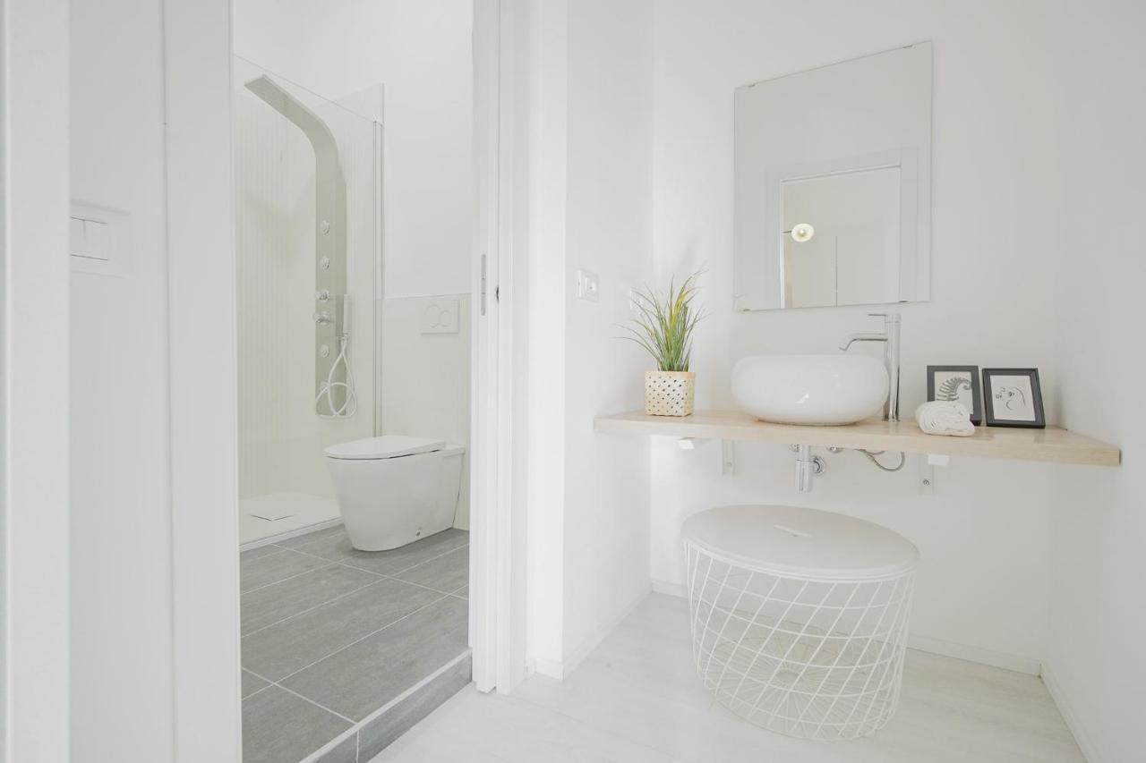 Cont36 -Total White- Esclusive Apartment Milan Luaran gambar